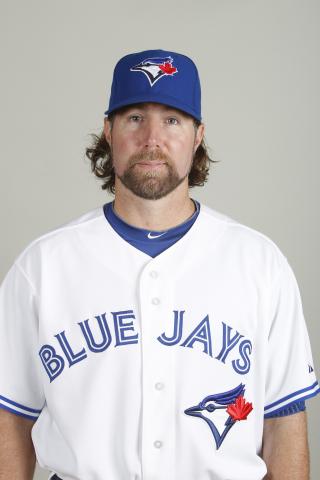 R_A__Dickey_on_Inside_The_Lines-1433355010.jpg