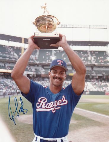 5ae0f36e0f74a_!MLBAll-StarGameHomerunDerbyAward-(1993)JuanGonzalez.thumb.jpg.8b172407a04d66c5398b63a36de514d3.jpg