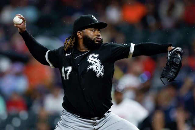 933763073_JohnnyCueto.thumb.jpg.c36dbcdaf894309e4c1cd86f5c0dd687.jpg