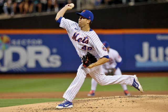 1421379860_JacobdeGrom.thumb.jpg.798991e9f16e0b758aa93fcef5303ee5.jpg