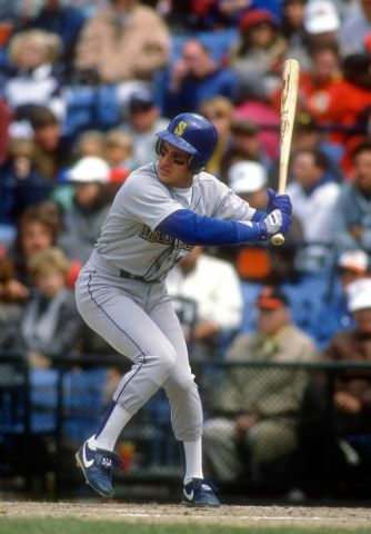 OmarVizquel01.thumb.jpg.a1a2a3b20601bd803dc23d52a777c394.jpg